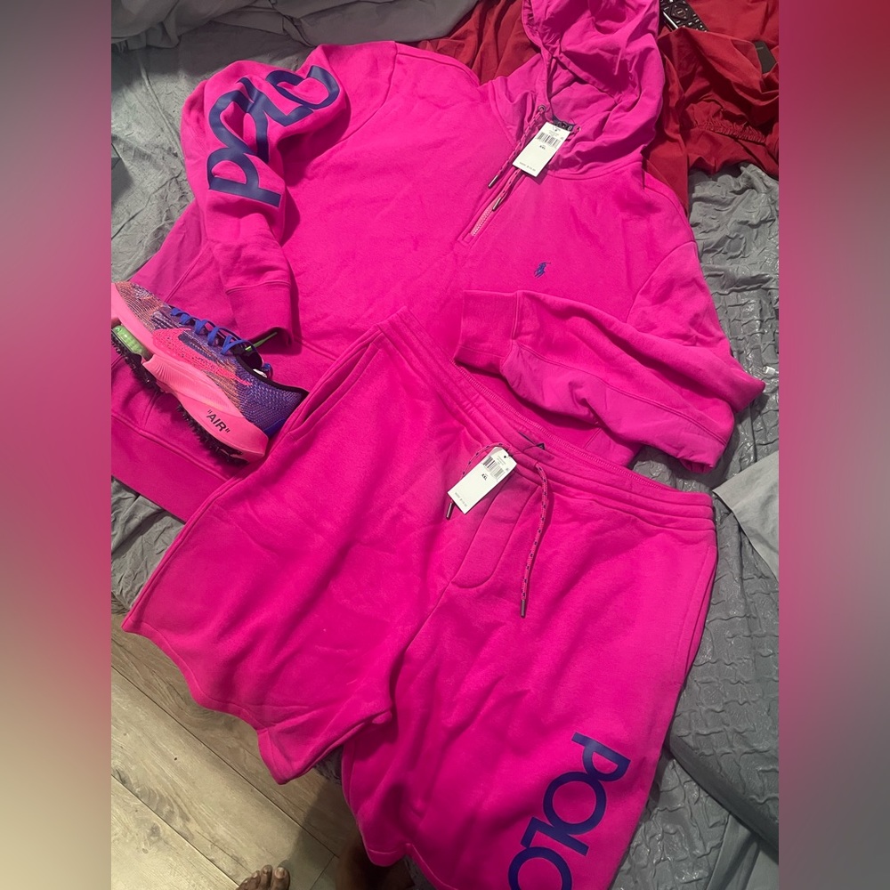 Selling men’s polo outfit size 2xl both shorts and hoodie shoes size 10.5